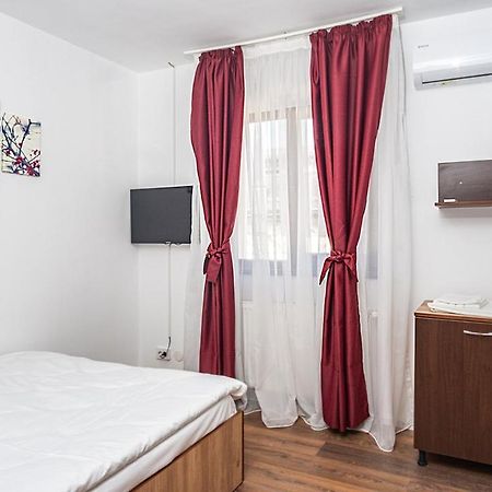 Hotel La Platouri Voluntari Bagian luar foto